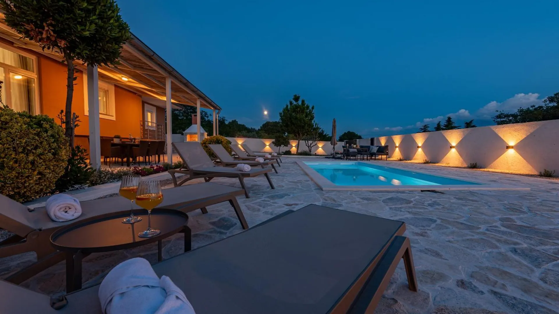 Holiday Home Lamar - With Heated Pool And Whirlpool Rastevic