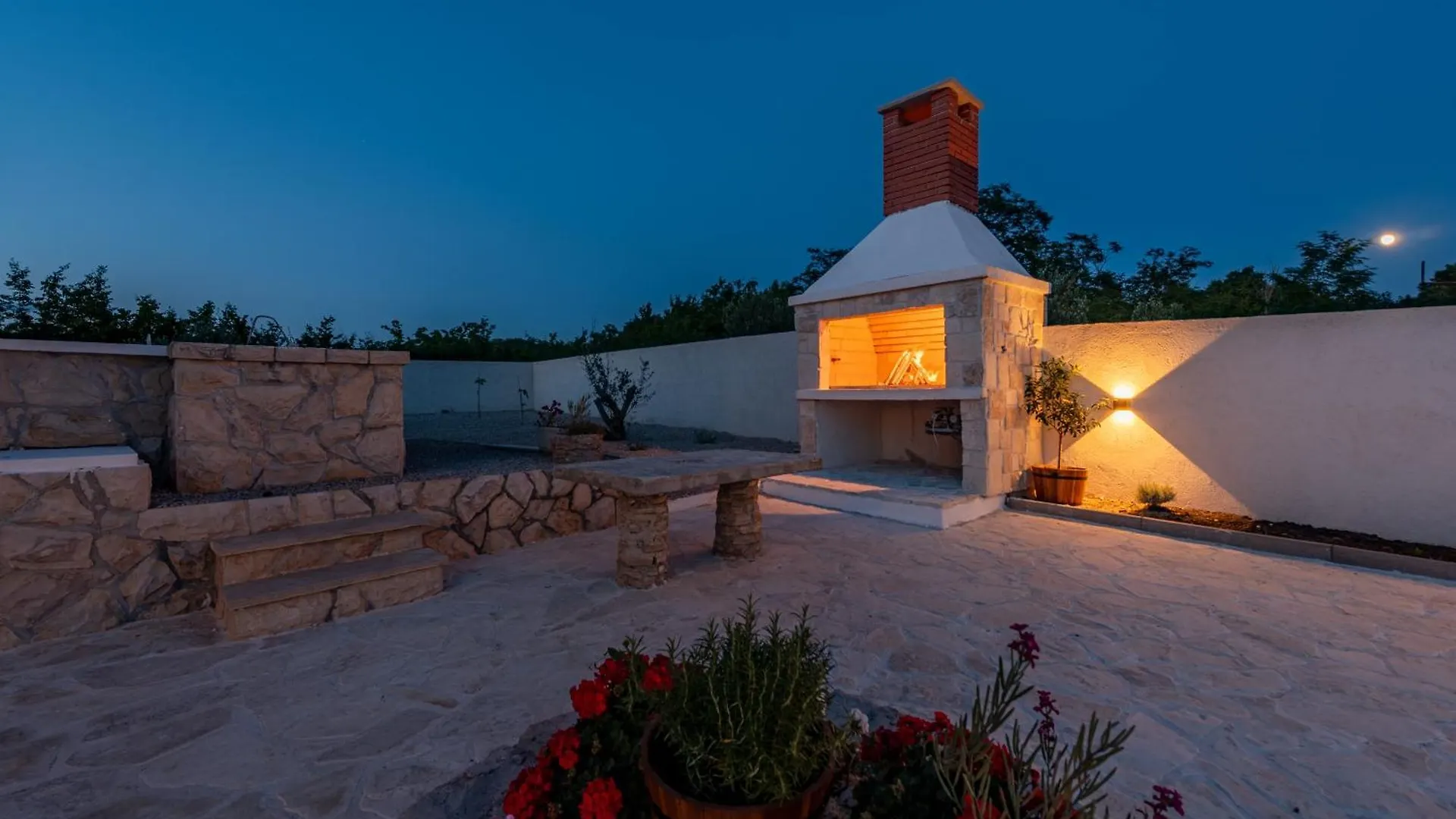 Holiday Home Lamar - With Heated Pool And Whirlpool Rastevic